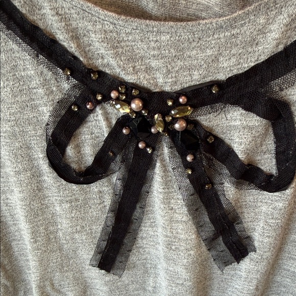 LOFT Gray Short Sleeve Tee with Black Bow and Beaded Accent - Picture 3 of 5